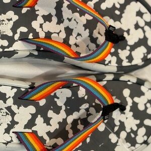 REI Red and Orange Sandals Vibrant Wave Design